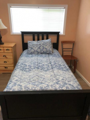 1 bedroom with separate entrance & kitchen